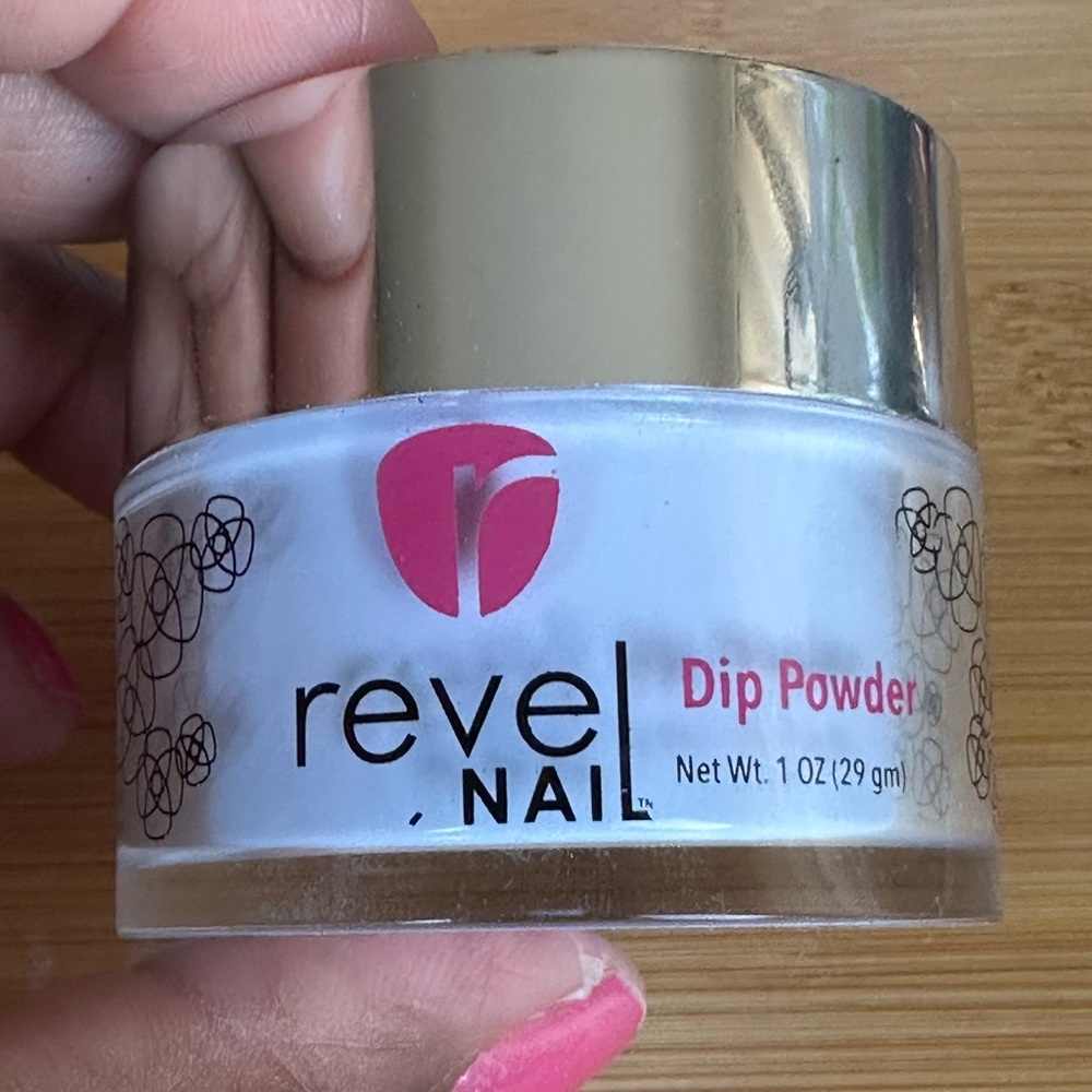 Revel Nail Mystery Box 12519B Do Gooder
DIP POWDER 1 oz